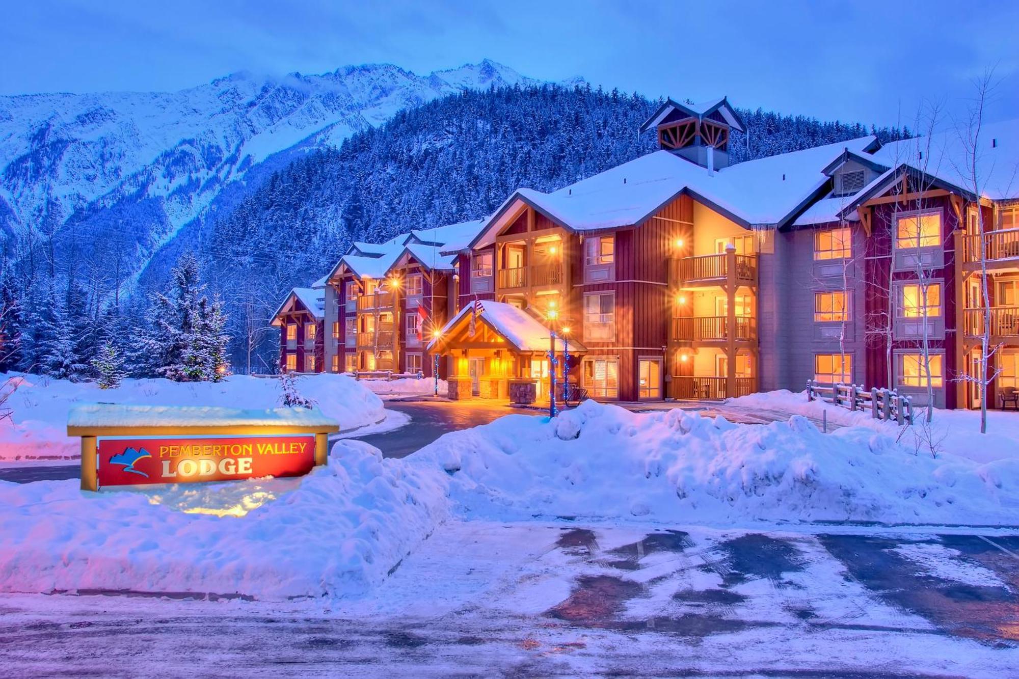Pemberton Valley Lodge Extérieur photo