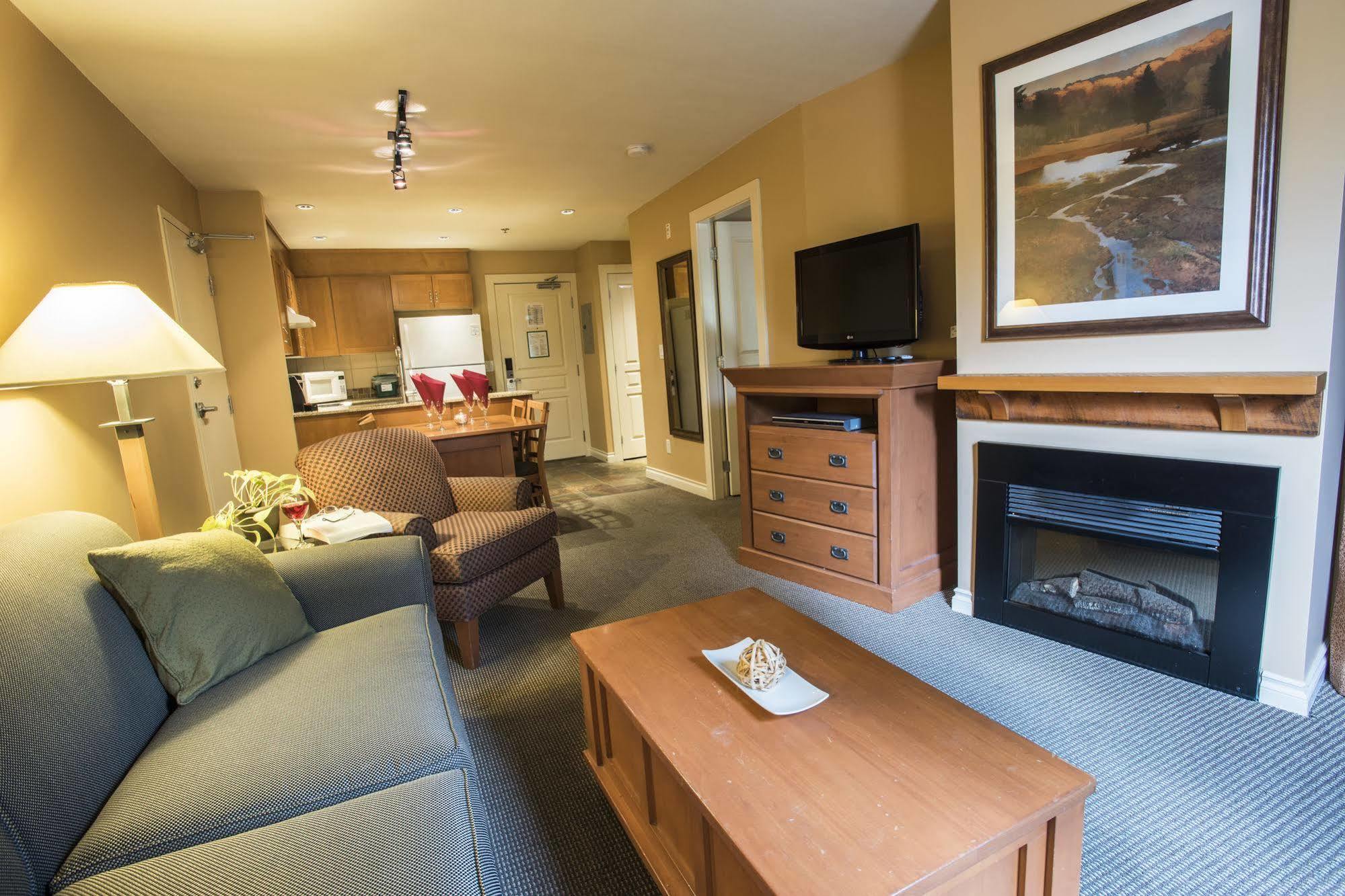 Pemberton Valley Lodge Extérieur photo