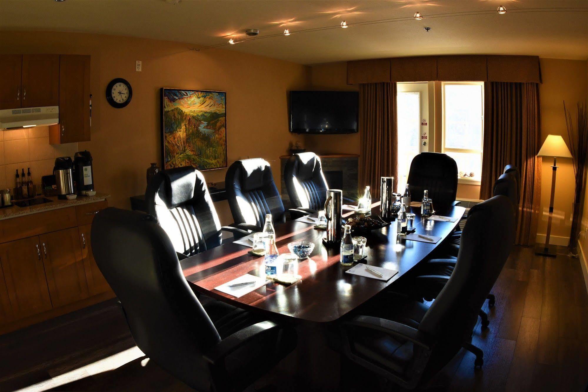 Pemberton Valley Lodge Extérieur photo